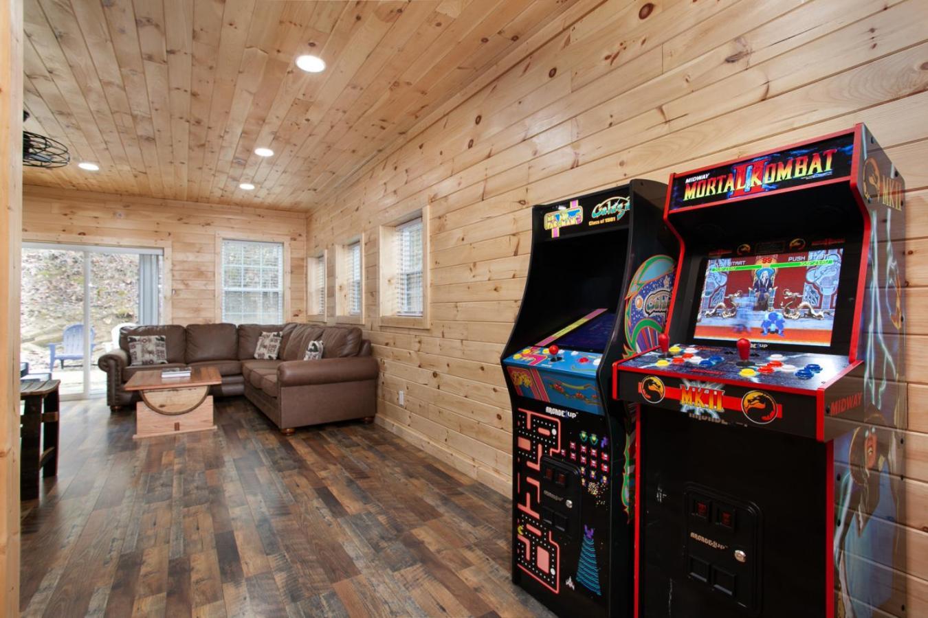 세비어빌 Whiskey Barrel W Hot Tub Arcade Game Fire Pit 빌라 외부 사진